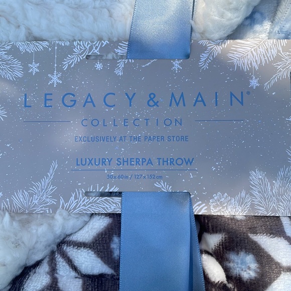 Luxury Sherpa Throw Paper Store - Picture 3 of 3